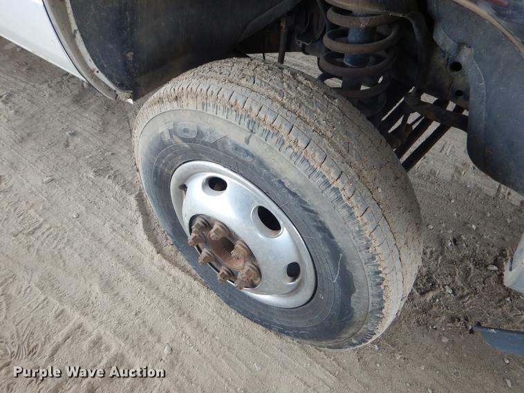 image for item EW9531 2002 Dodge Ram 3500 Laramie SLT flatbed pickup truck