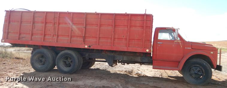 image for item EW9589 1969 Chevrolet C60 grain truck