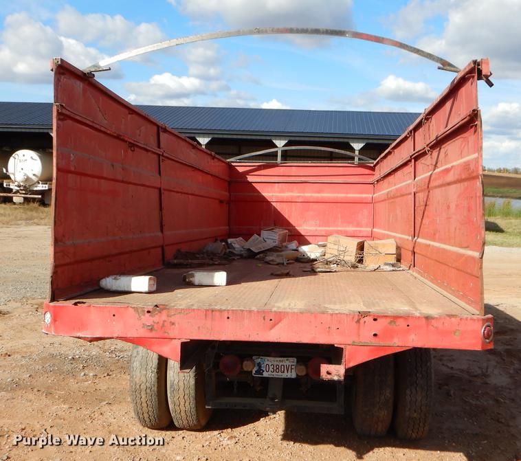 image for item EW9589 1969 Chevrolet C60 grain truck