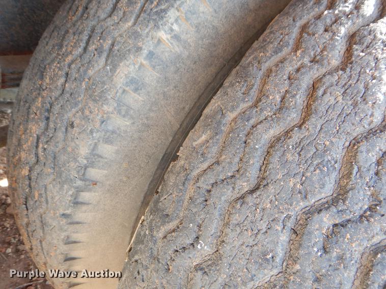 image for item EW9589 1969 Chevrolet C60 grain truck