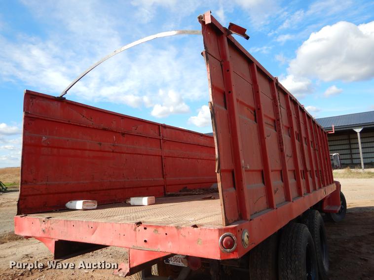 image for item EW9589 1969 Chevrolet C60 grain truck