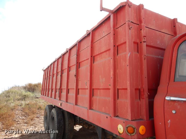 image for item EW9589 1969 Chevrolet C60 grain truck