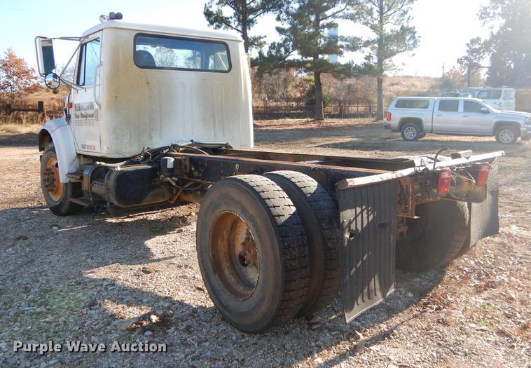 image for item EW9675 1995 International 4900 truck chassis