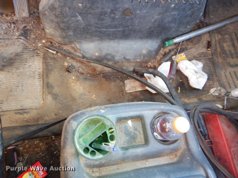 image for item EW9675 1995 International 4900 truck chassis