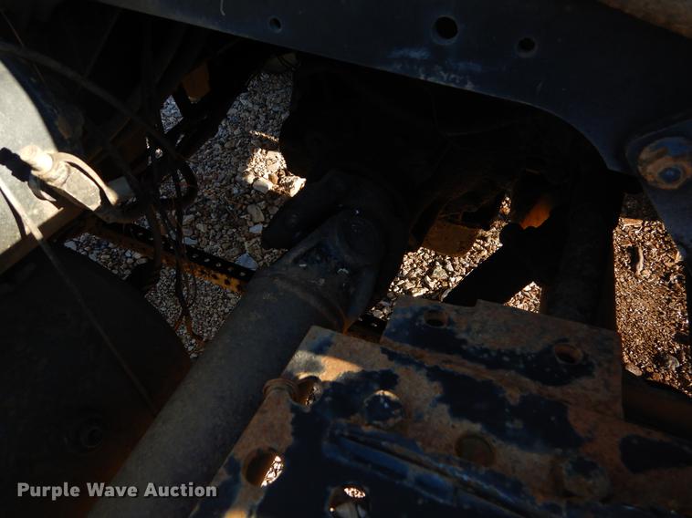 image for item EW9675 1995 International 4900 truck chassis