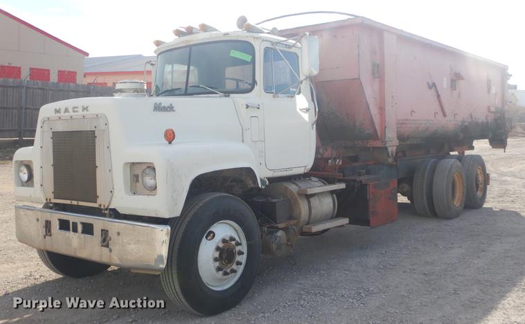 image for item EW9730 1981 Mack RS686LST roll-off container truck