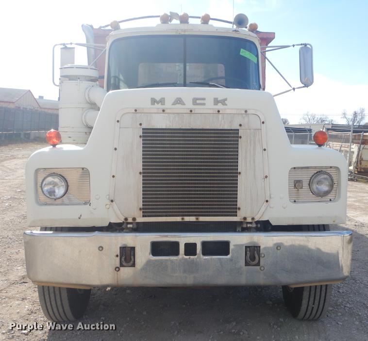 image for item EW9730 1981 Mack RS686LST roll-off container truck