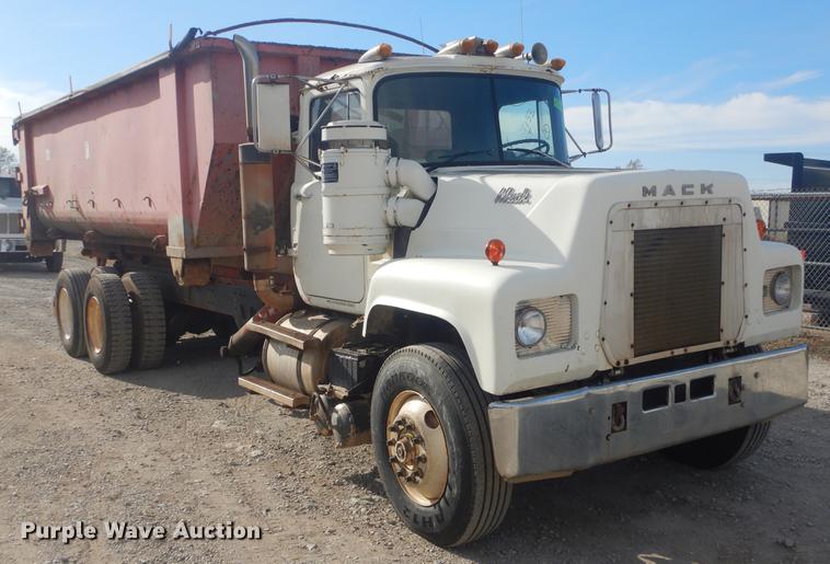 image for item EW9730 1981 Mack RS686LST roll-off container truck