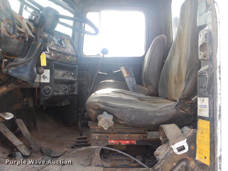 image for item EW9730 1981 Mack RS686LST roll-off container truck