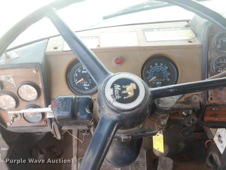 image for item EW9730 1981 Mack RS686LST roll-off container truck