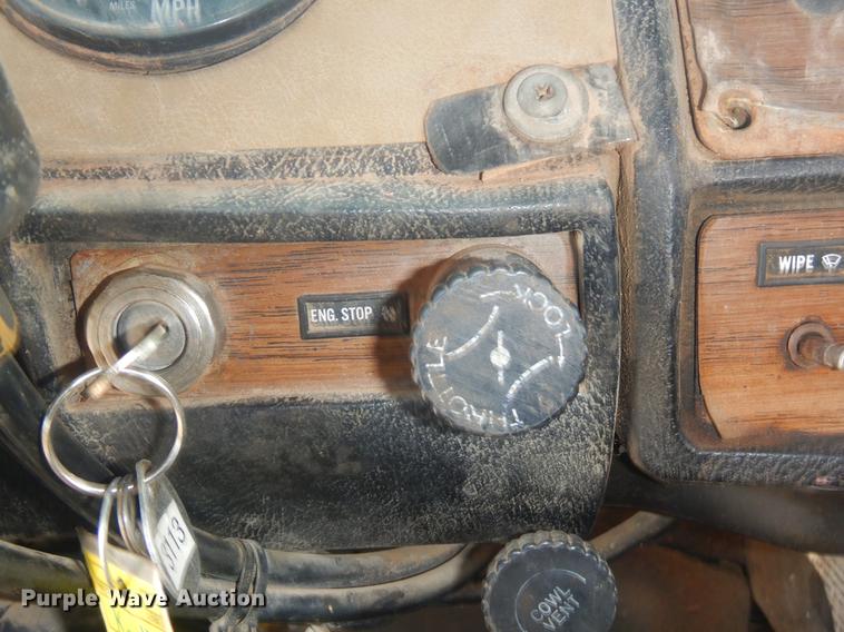 image for item EW9730 1981 Mack RS686LST roll-off container truck