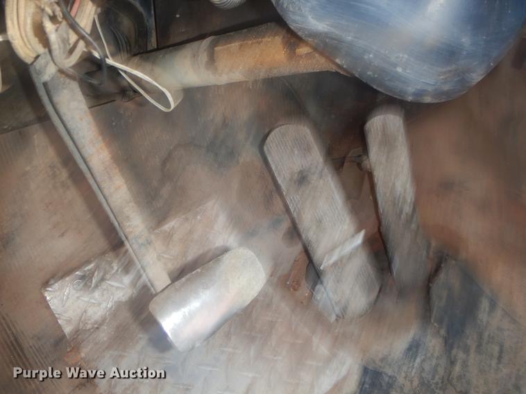 image for item EW9730 1981 Mack RS686LST roll-off container truck