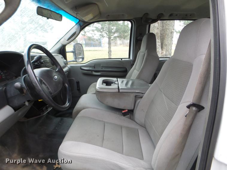 image for item EW9804 2006 Ford F450 Super Duty Crew Cab flatbed truck