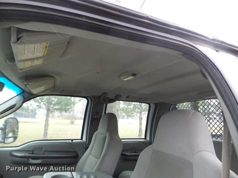 image for item EW9804 2006 Ford F450 Super Duty Crew Cab flatbed truck