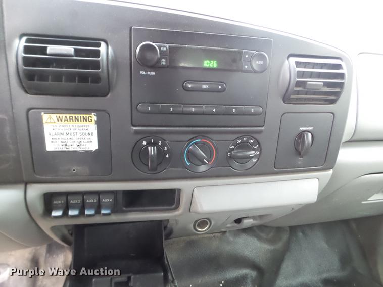 image for item EW9804 2006 Ford F450 Super Duty Crew Cab flatbed truck