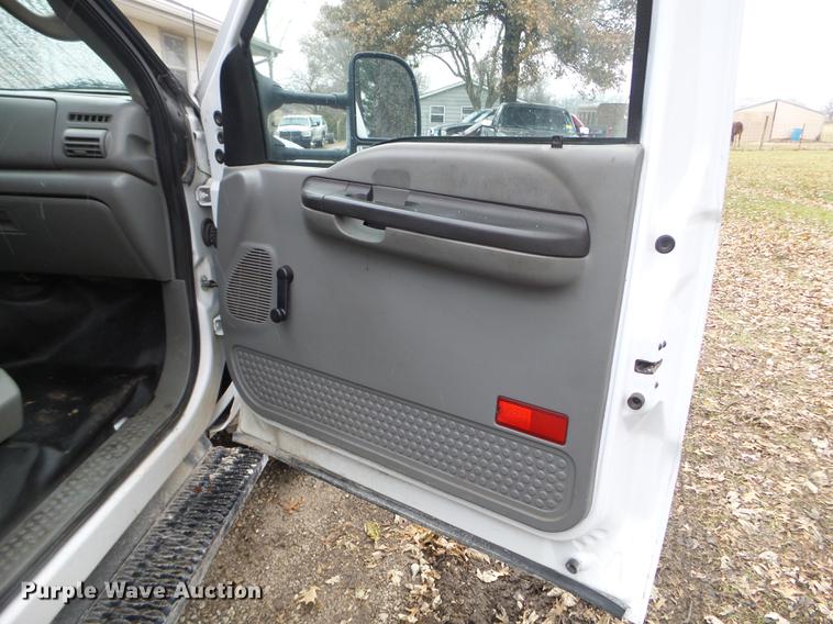 image for item EW9804 2006 Ford F450 Super Duty Crew Cab flatbed truck