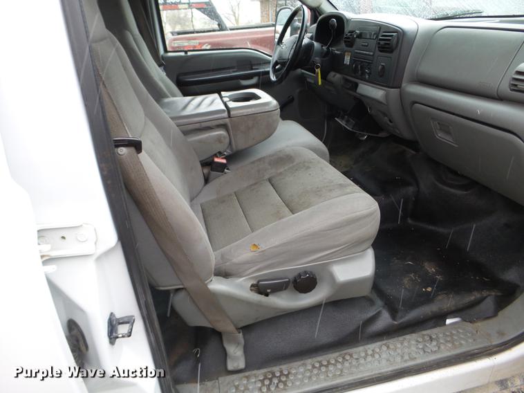 image for item EW9804 2006 Ford F450 Super Duty Crew Cab flatbed truck