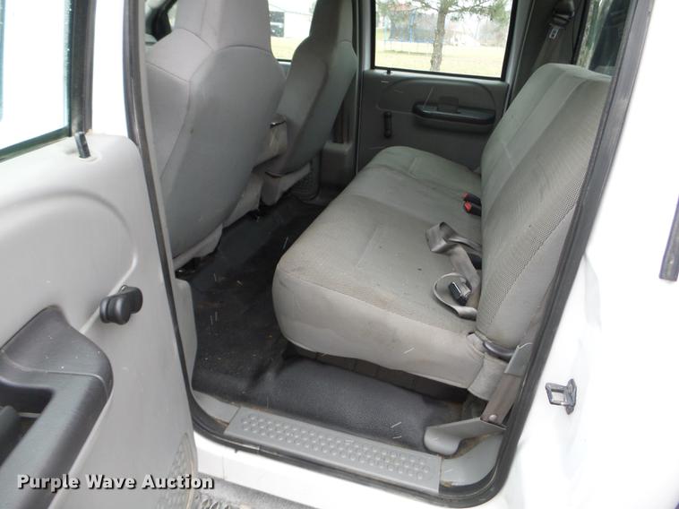 image for item EW9804 2006 Ford F450 Super Duty Crew Cab flatbed truck