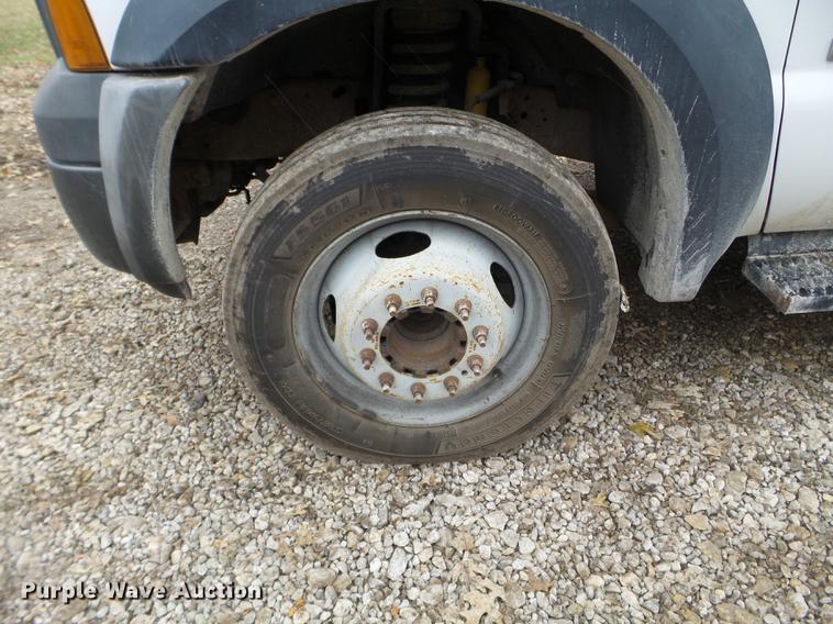 image for item EW9804 2006 Ford F450 Super Duty Crew Cab flatbed truck