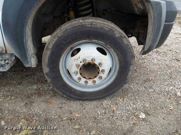 image for item EW9804 2006 Ford F450 Super Duty Crew Cab flatbed truck