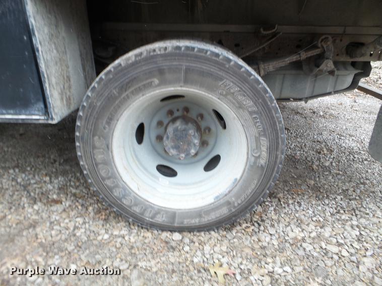 image for item EW9804 2006 Ford F450 Super Duty Crew Cab flatbed truck