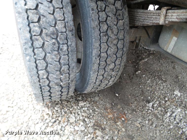 image for item EW9804 2006 Ford F450 Super Duty Crew Cab flatbed truck