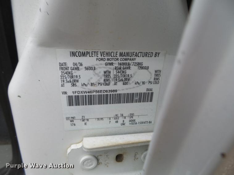 image for item EW9804 2006 Ford F450 Super Duty Crew Cab flatbed truck