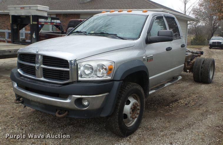 image for item EW9806 2009 Dodge Ram 4500HD Quad Cab truck cab and chassis