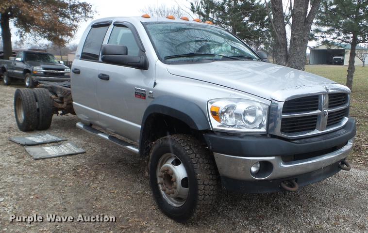 image for item EW9806 2009 Dodge Ram 4500HD Quad Cab truck cab and chassis