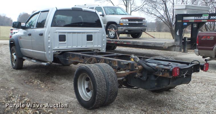 image for item EW9806 2009 Dodge Ram 4500HD Quad Cab truck cab and chassis
