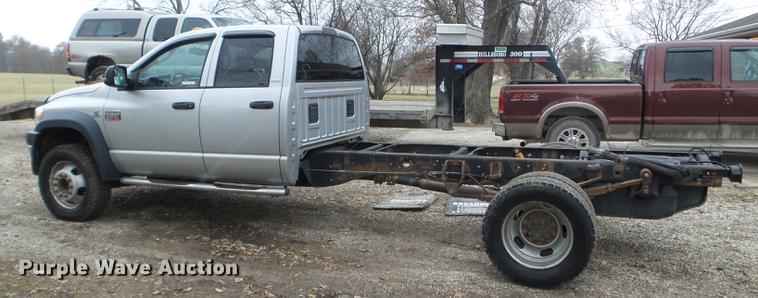 image for item EW9806 2009 Dodge Ram 4500HD Quad Cab truck cab and chassis