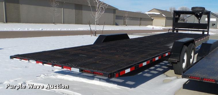 image for item EW9823 2017 Hull Stateline tilt deck equipment trailer