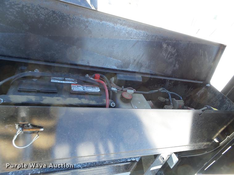 image for item EW9823 2017 Hull Stateline tilt deck equipment trailer