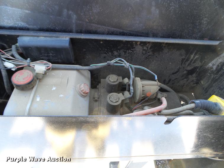 image for item EW9823 2017 Hull Stateline tilt deck equipment trailer