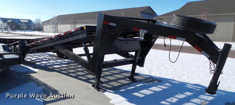 image for item EW9823 2017 Hull Stateline tilt deck equipment trailer