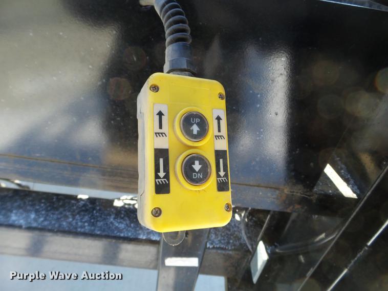 image for item EW9823 2017 Hull Stateline tilt deck equipment trailer