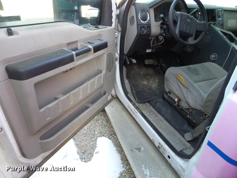 image for item EW9828 2008 Ford F450 Super Duty ambulance