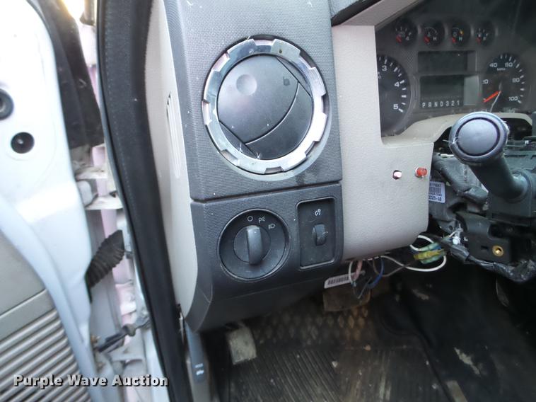 image for item EW9828 2008 Ford F450 Super Duty ambulance