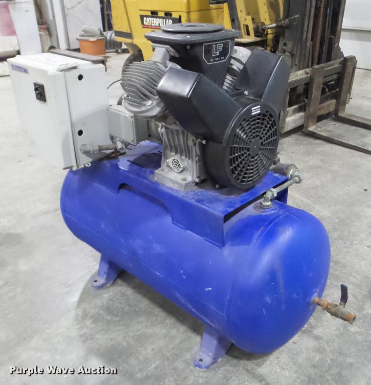 image for item EW9833 Air compressor