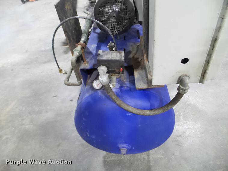 image for item EW9833 Air compressor
