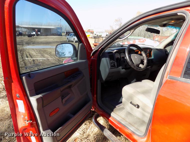 image for item FE9268 2006 Dodge Ram 2500 Lone Star Quad Cab pickup truck