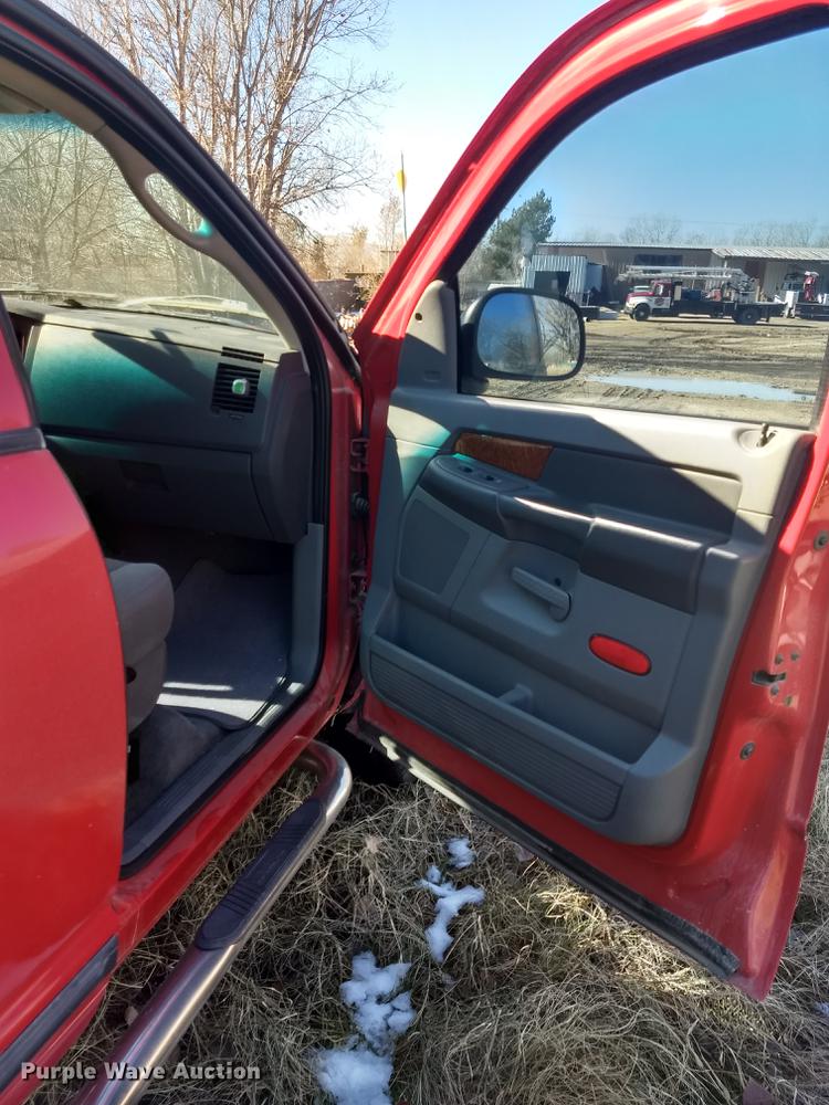 image for item FE9268 2006 Dodge Ram 2500 Lone Star Quad Cab pickup truck