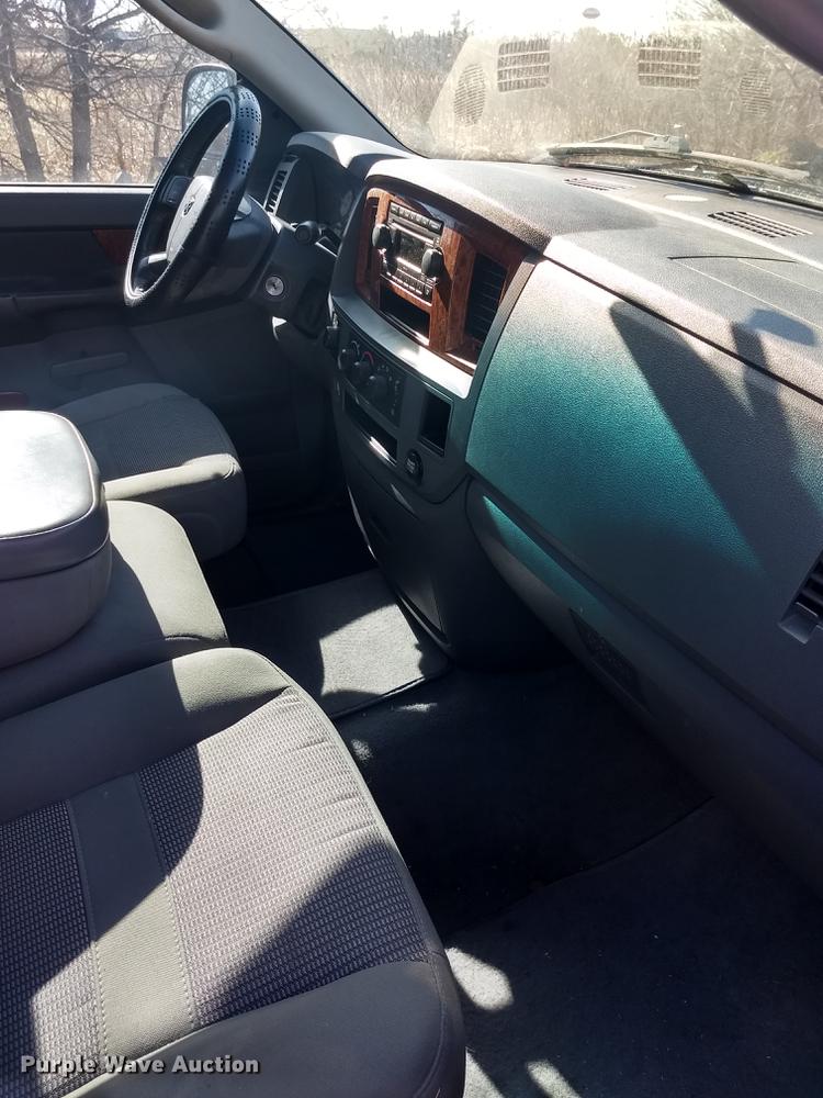 image for item FE9268 2006 Dodge Ram 2500 Lone Star Quad Cab pickup truck