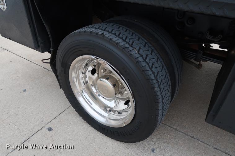 image for item FE9540 2011 Ford F550 Crew Cab flatbed truck