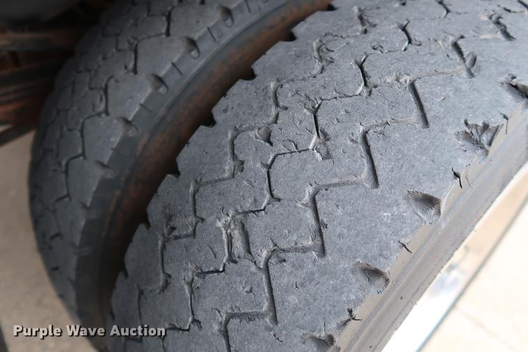 image for item FE9540 2011 Ford F550 Crew Cab flatbed truck