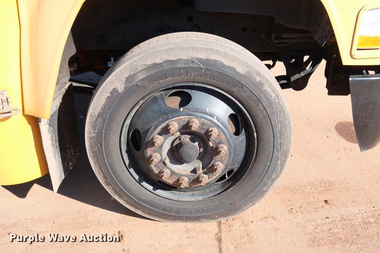 image for item FE9541 2009 Blue Bird Vision Handy Bus school bus