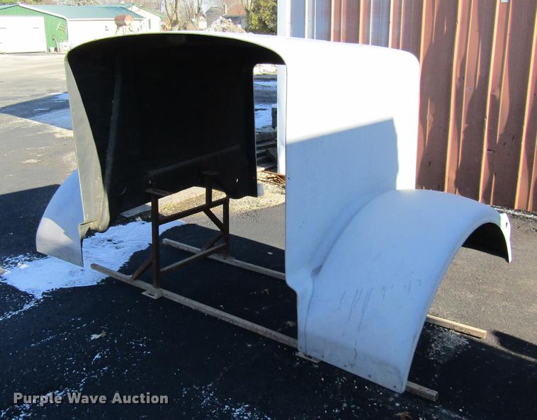 image for item FI9539 Fiberglass hood