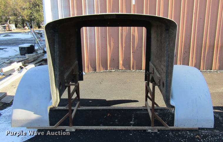 image for item FI9539 Fiberglass hood