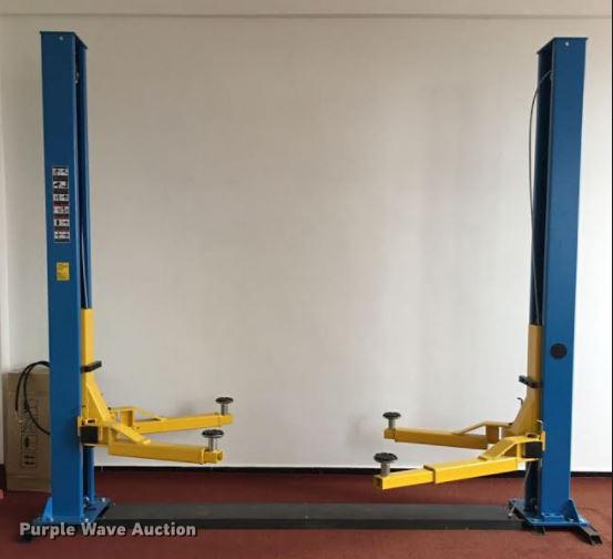 image for item G1392 Blue Viper car hoist