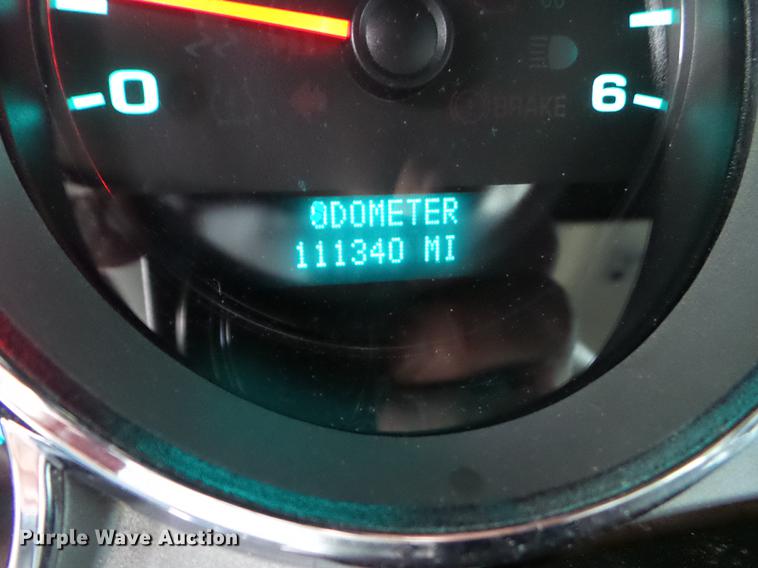 image for item L5729 2012 Chevrolet Silverado 2500HD flatbed pickup truck